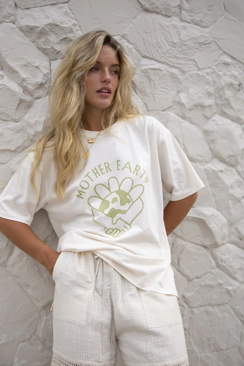 MOTHER EARTH TEE - OFFWHITE