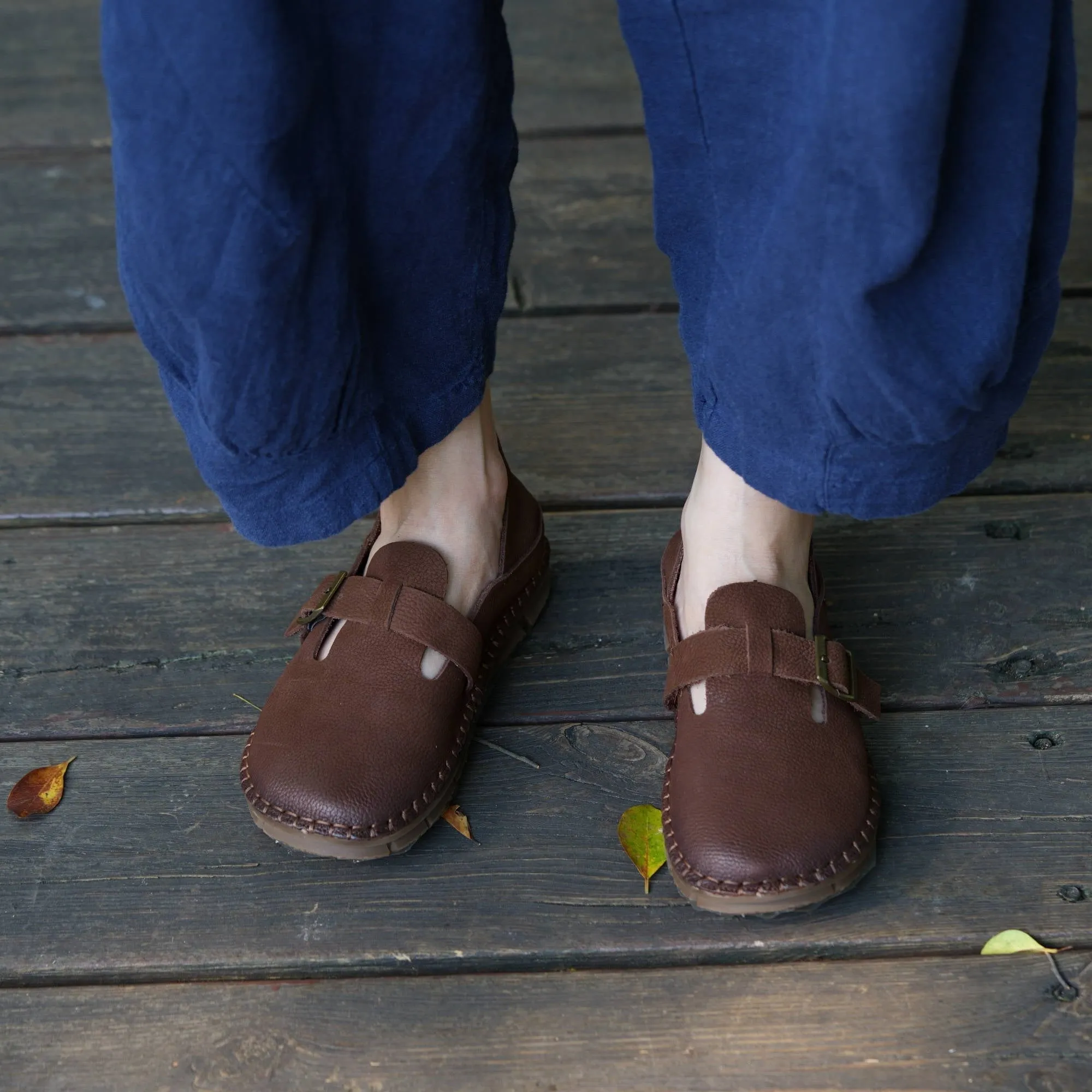 Retro Soft Leather Loafers For Women Round Toe Flats Barefoot Shoes in Coffee/Khaki