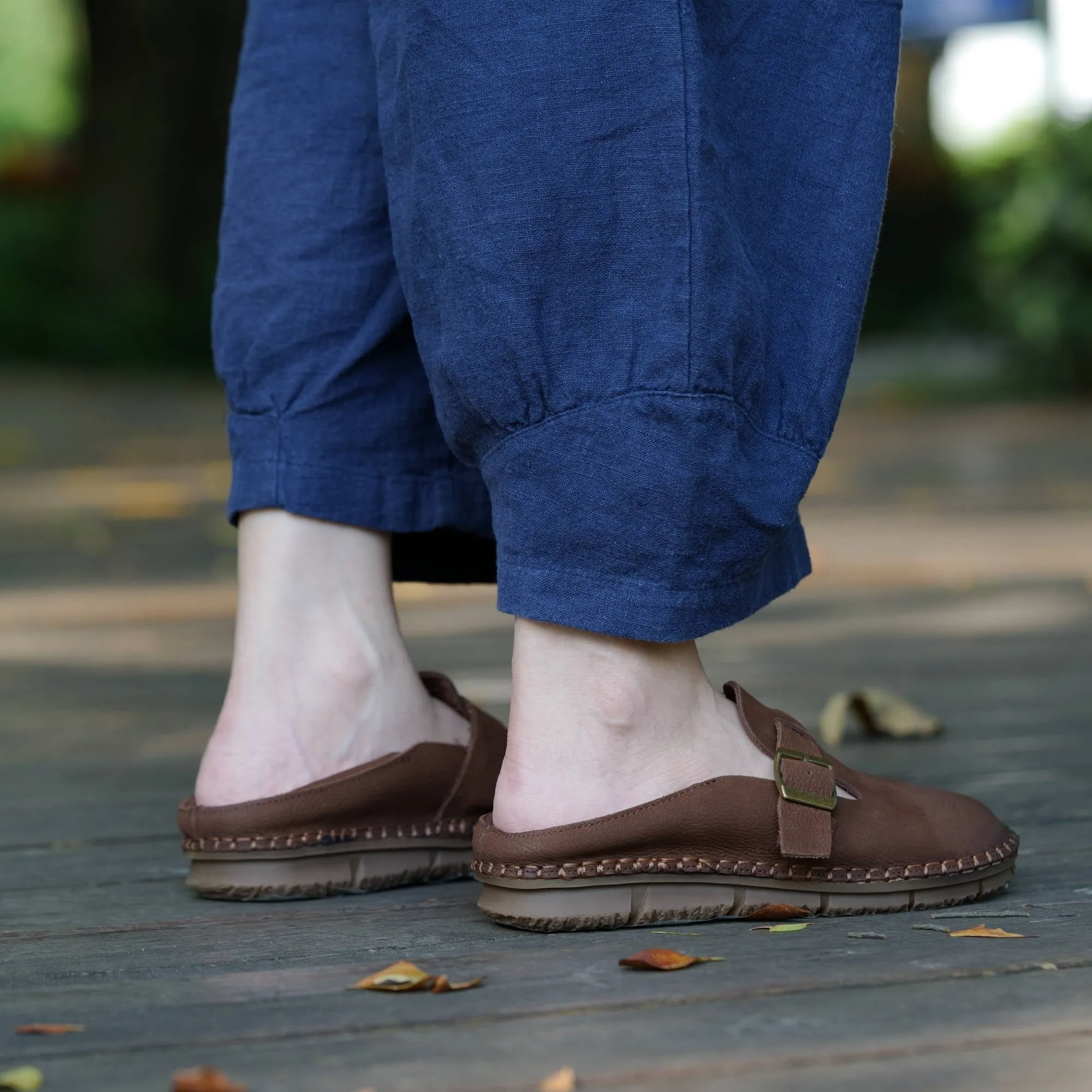 Retro Soft Leather Loafers For Women Round Toe Flats Barefoot Shoes in Coffee/Khaki