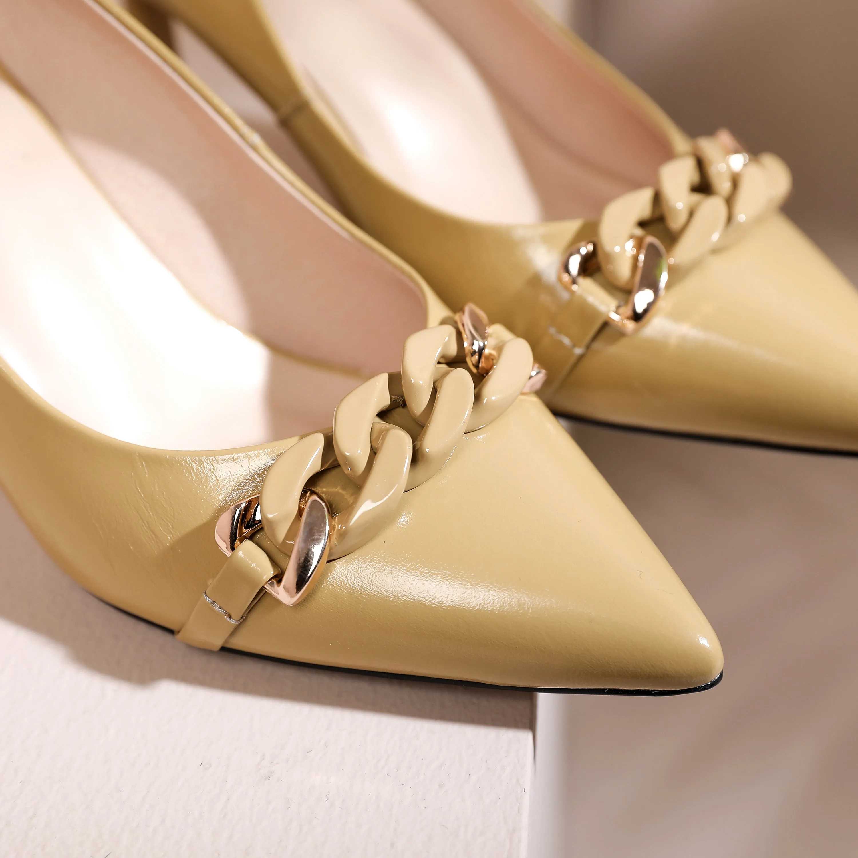 TinaCus Women's Pointed Toe Handmade Chain Décor Patent Leather Stiletto Mid Heels Stylish Pumps Shoes