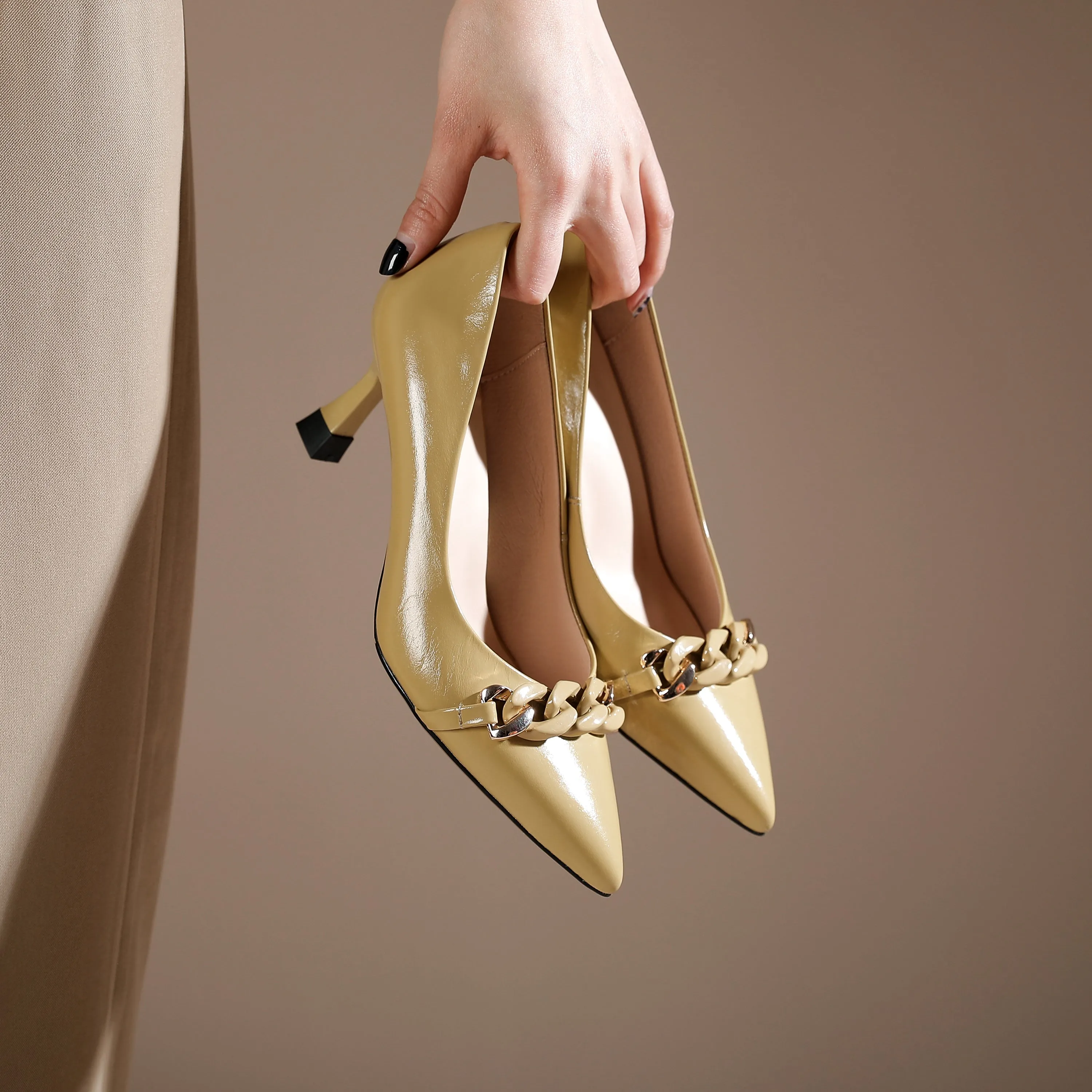 TinaCus Women's Pointed Toe Handmade Chain Décor Patent Leather Stiletto Mid Heels Stylish Pumps Shoes